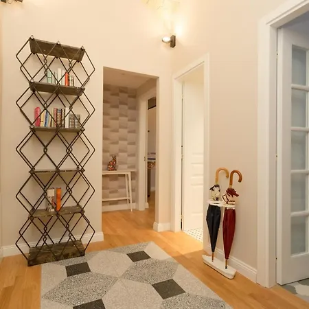 Apartment Esquilino Exquisite 2br Rome